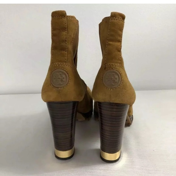 Tory Burch | Shoes | Tory Burch Tan Booty Size 5 Pre Owned | Poshmark